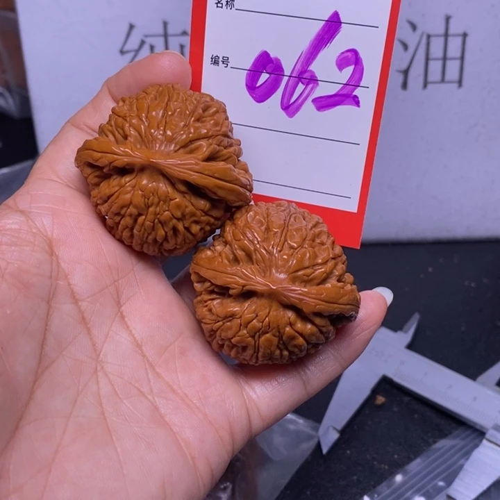 文玩核桃把件062，42水龙纹