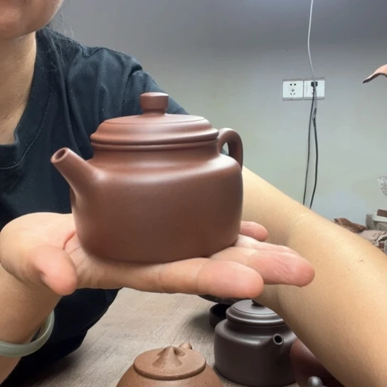 茶壶紫砂Z**?泥料底槽清