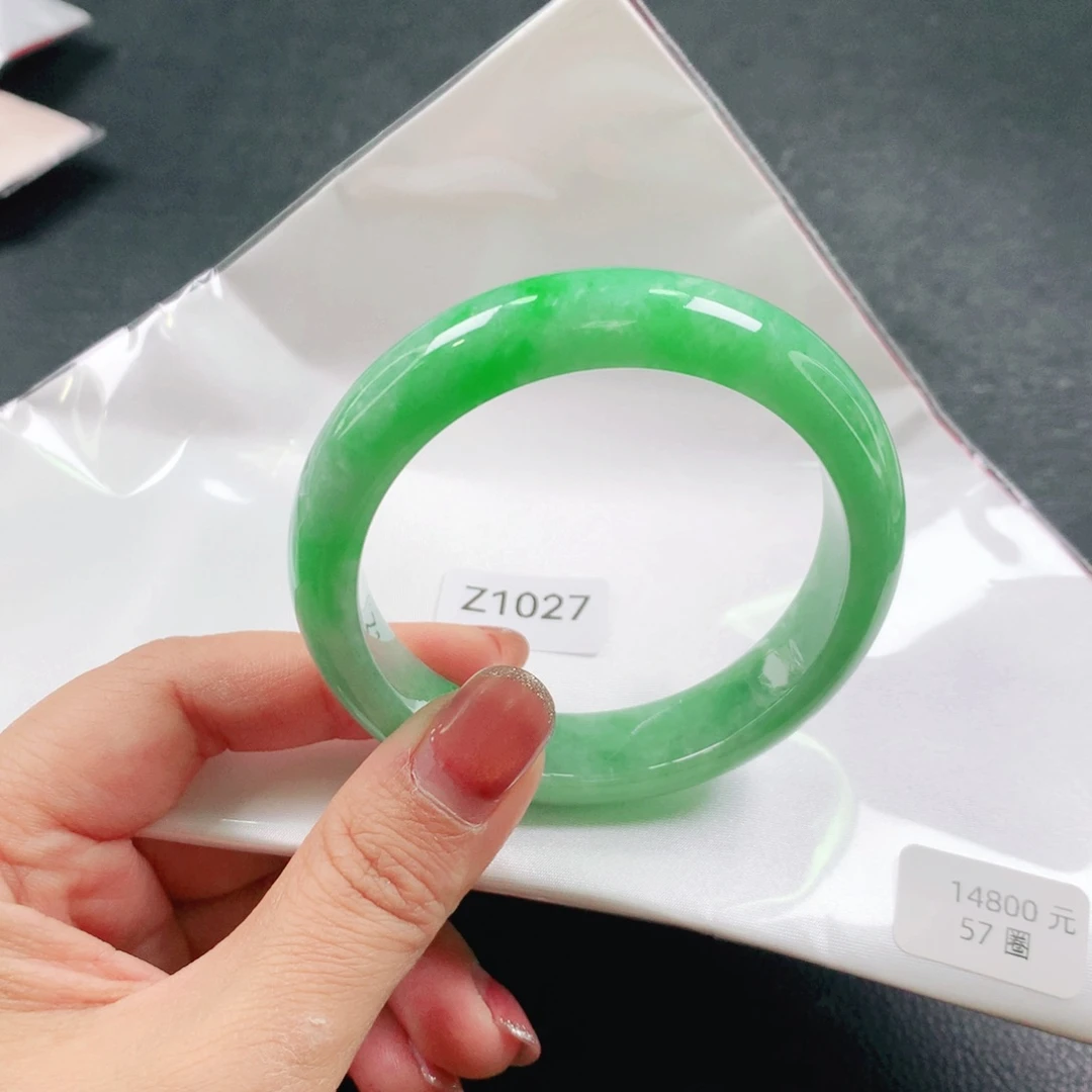 十***一翡翠未镶嵌手镯57圈