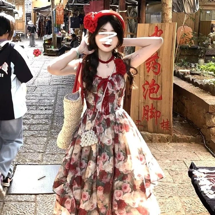 老钱风松弛感女装贵气K樱桃度假法式吊带裙气质夏季新款甜美碎花