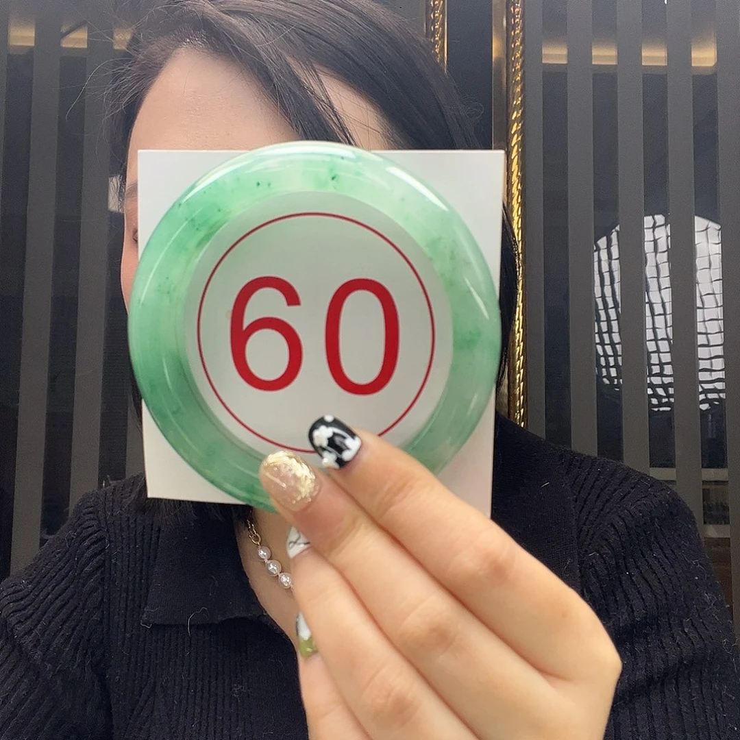 未镶嵌手镯石英质玉