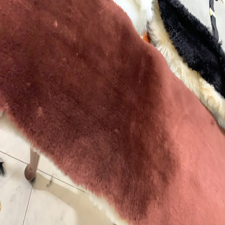 羊毛坐垫整皮咖啡色