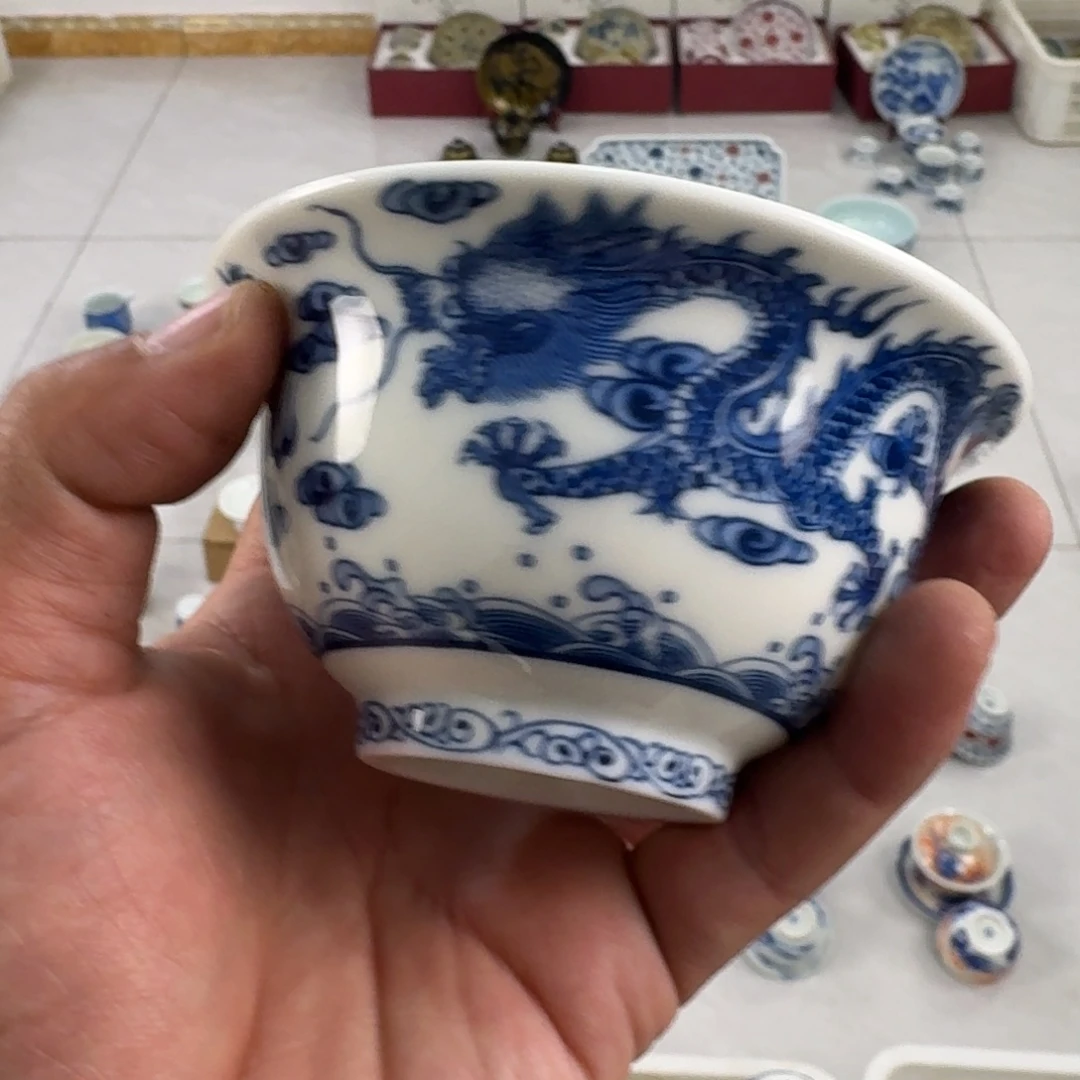 摆件青花九龙主人压手杯