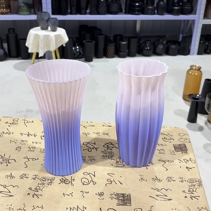 高度21厘米的渐变色花瓶