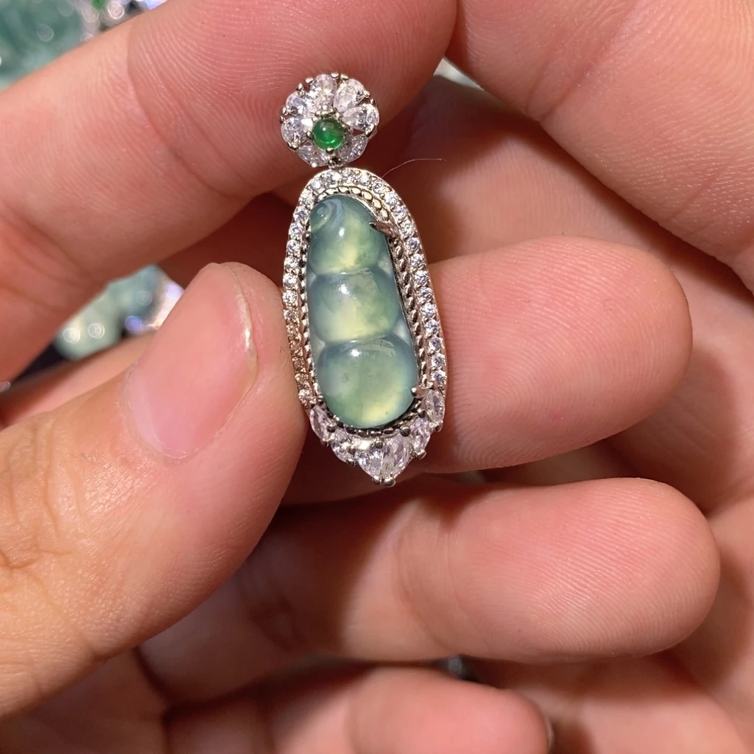 翡翠未镶嵌颈饰天然