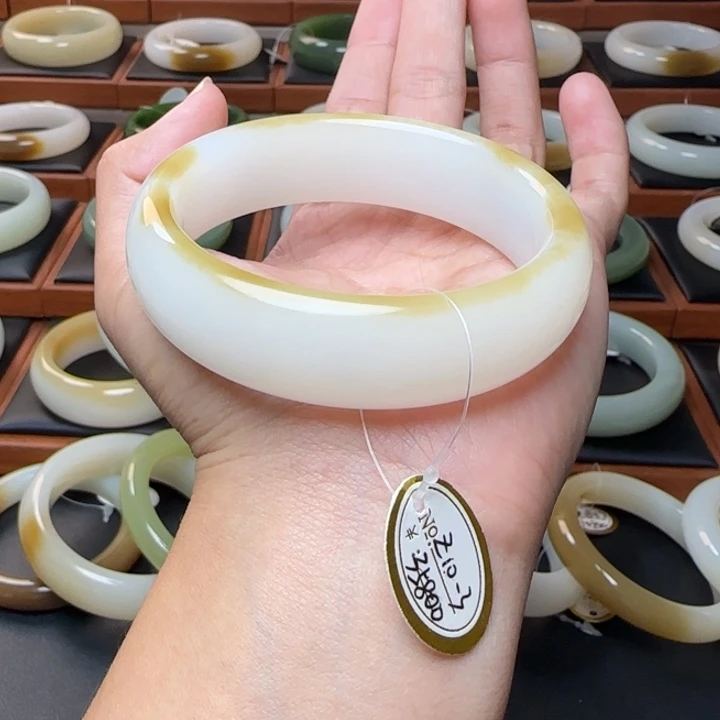 和田玉未镶嵌手镯奶盖金蜜糖61.4