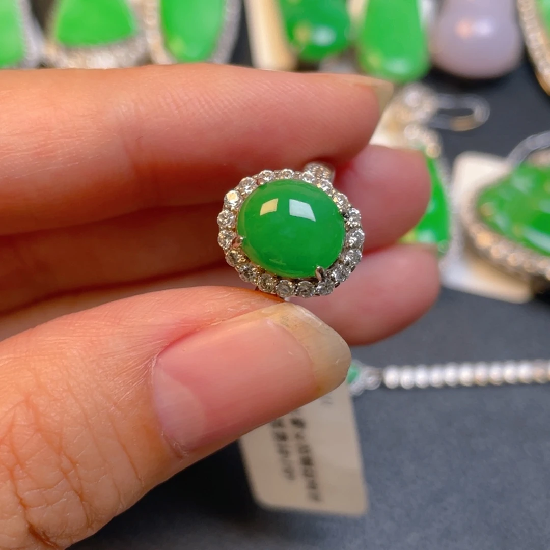 颈饰银S925镶嵌翡翠戒指