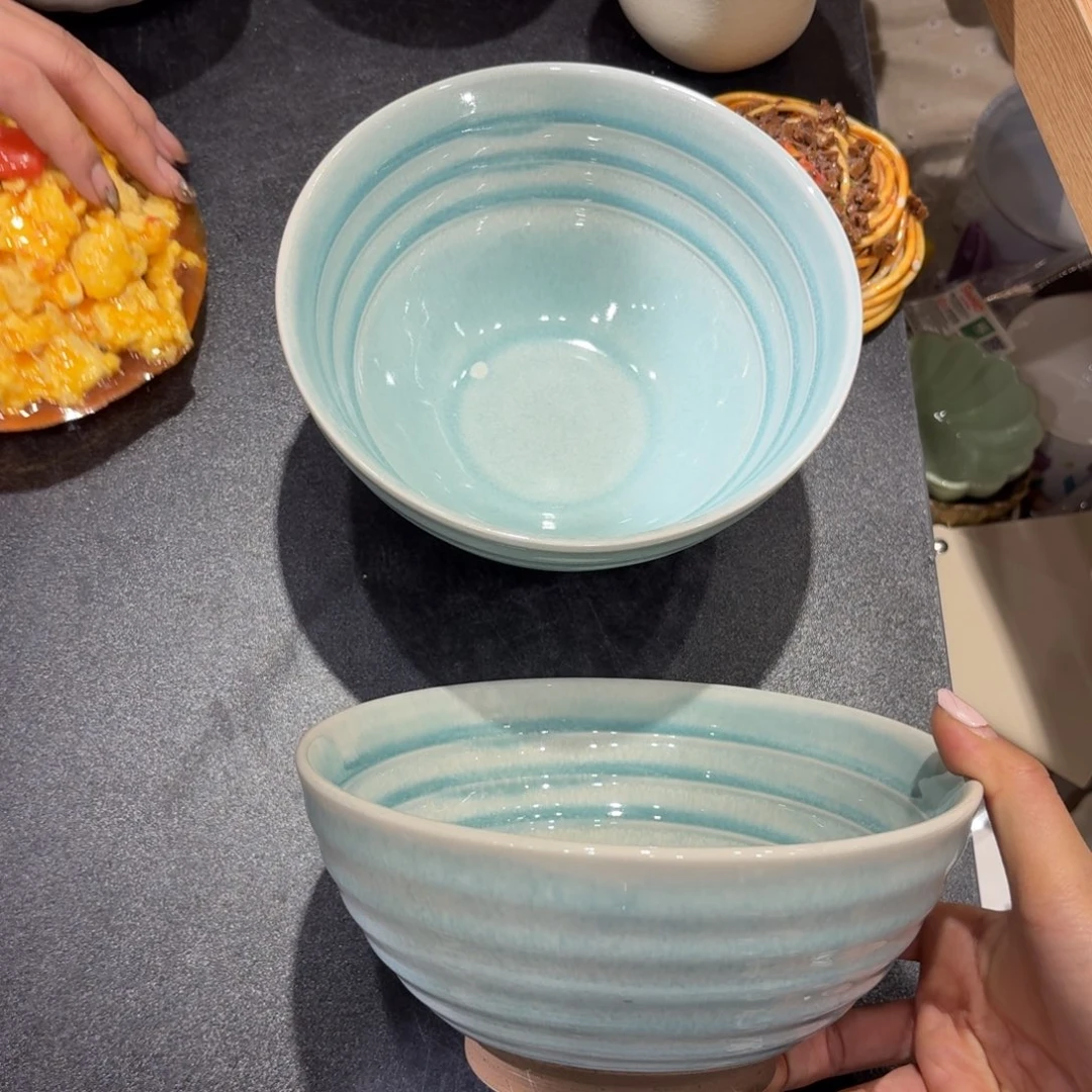 瓷微瑕两个不影响使用介意勿拍