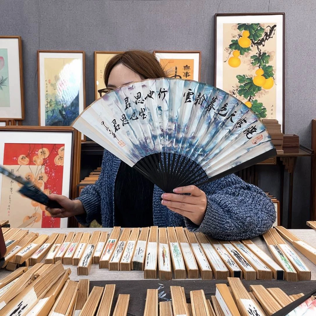 国画9寸福利折扇带中玉扇骨（默认粘好发出）晓看