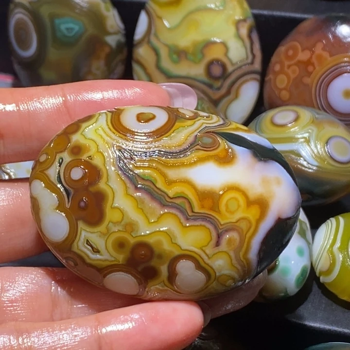 玛瑙/玉髓未镶嵌珠宝奇石24