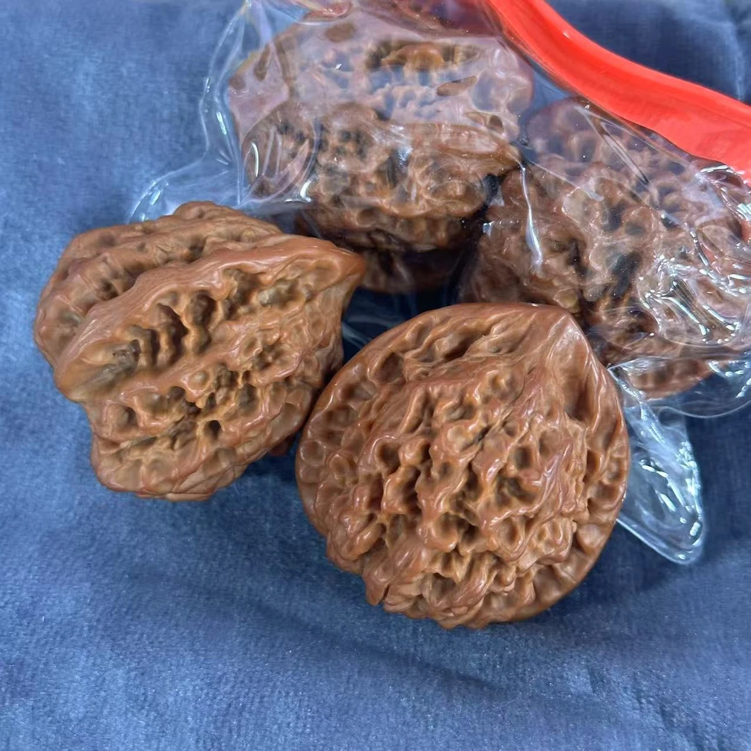 文玩核桃王勇官帽卡4.7 017（无礼盒）