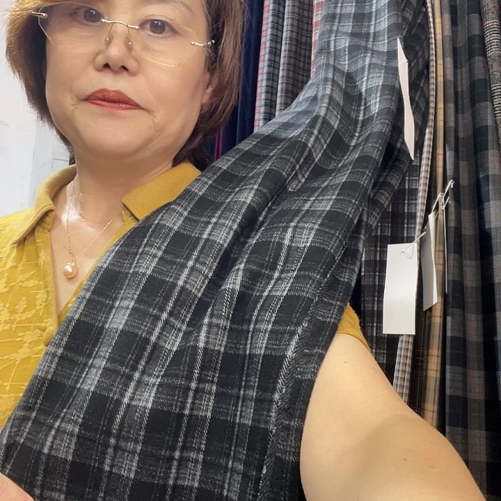黑格子1米面料面料