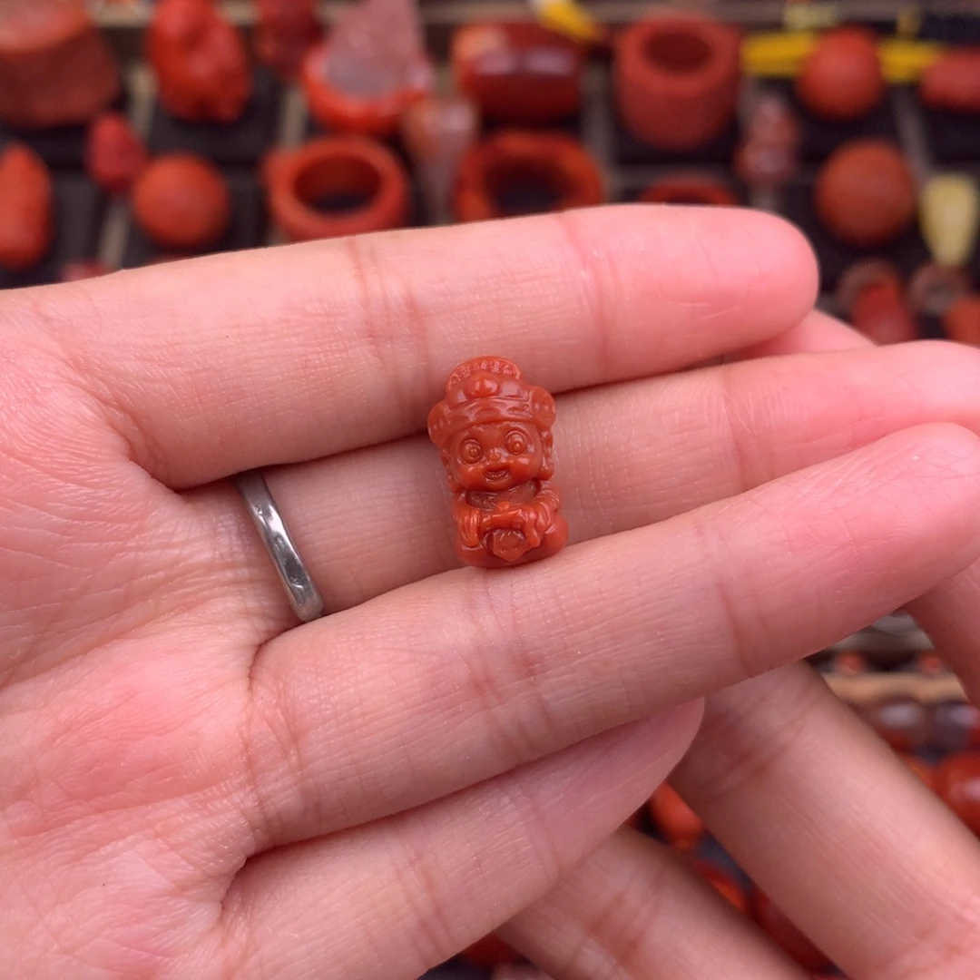 南红玛瑙未镶嵌财神9+