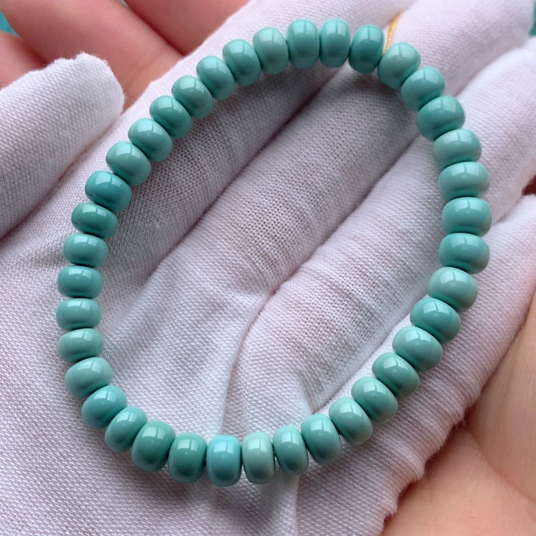 绿松石颈饰未镶嵌