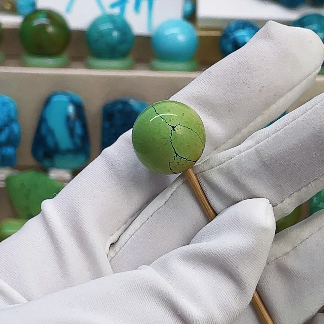 绿松石未镶嵌颈饰