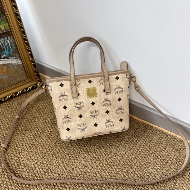 95新 MCM MCM经典奶茶色菜篮子95新/16073332