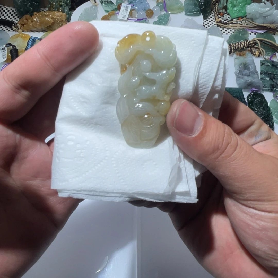 翡翠颈饰未镶嵌天然