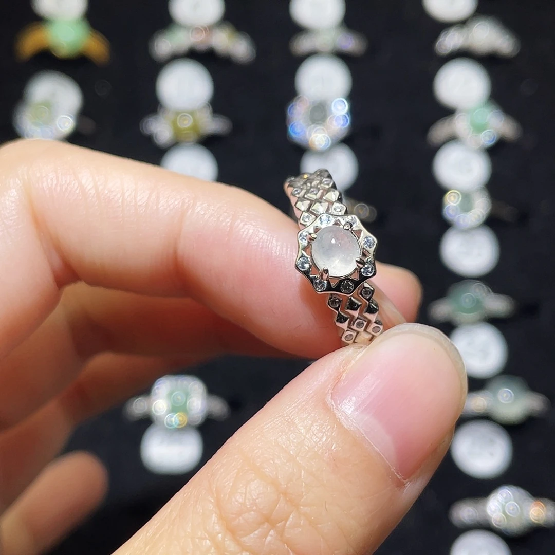 翡翠未镶嵌戒指戒指