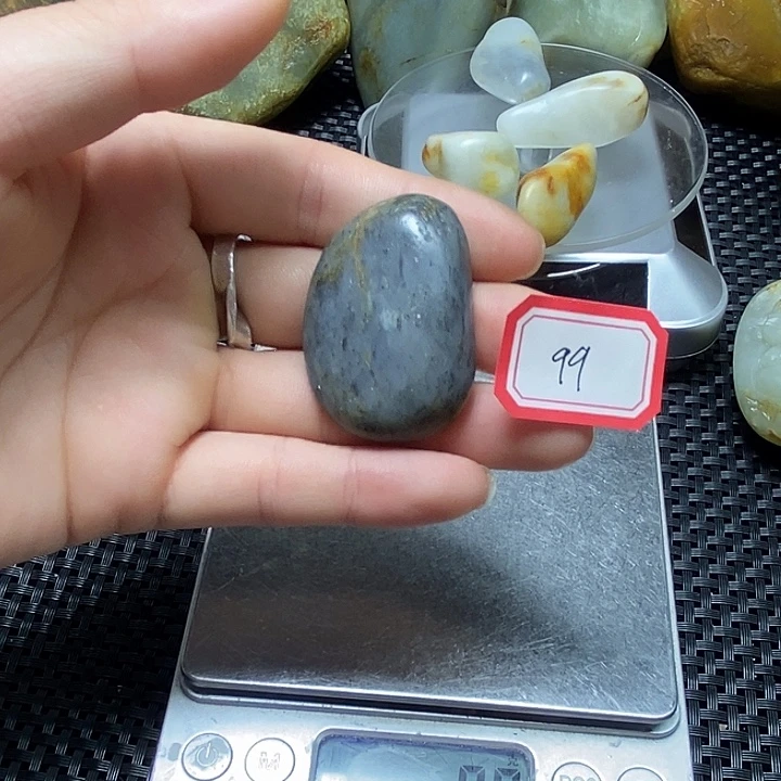 和田玉未镶嵌珠宝奇石99