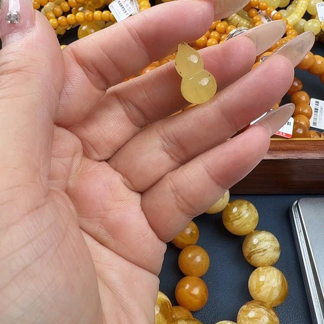 琥珀未镶嵌珠宝奇石