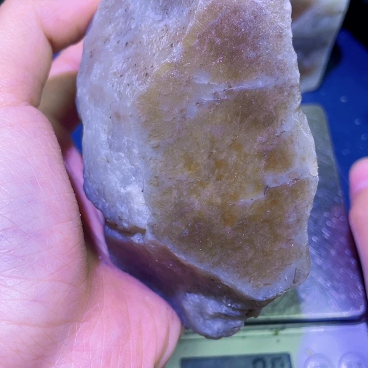 未镶嵌和田玉（糖玉）珠宝半成品
