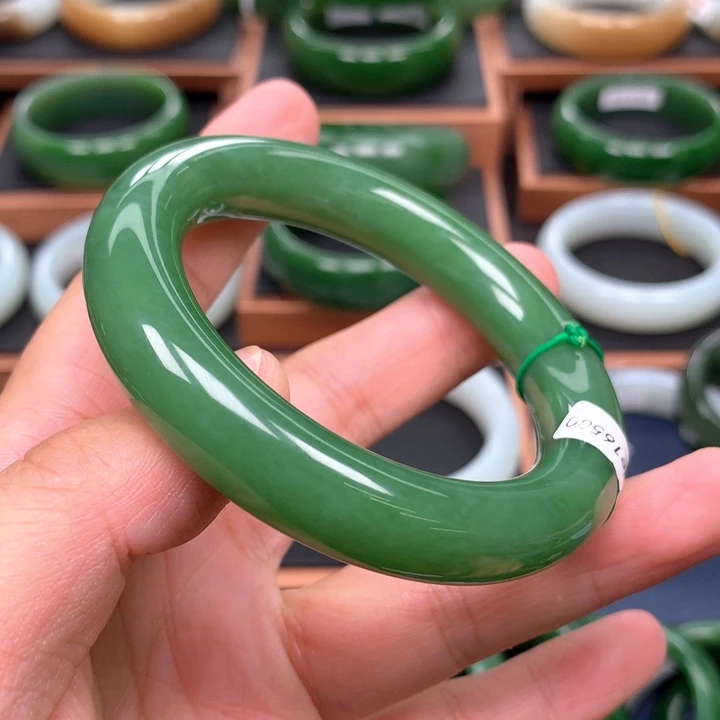 未镶嵌手镯和田玉（碧玉）