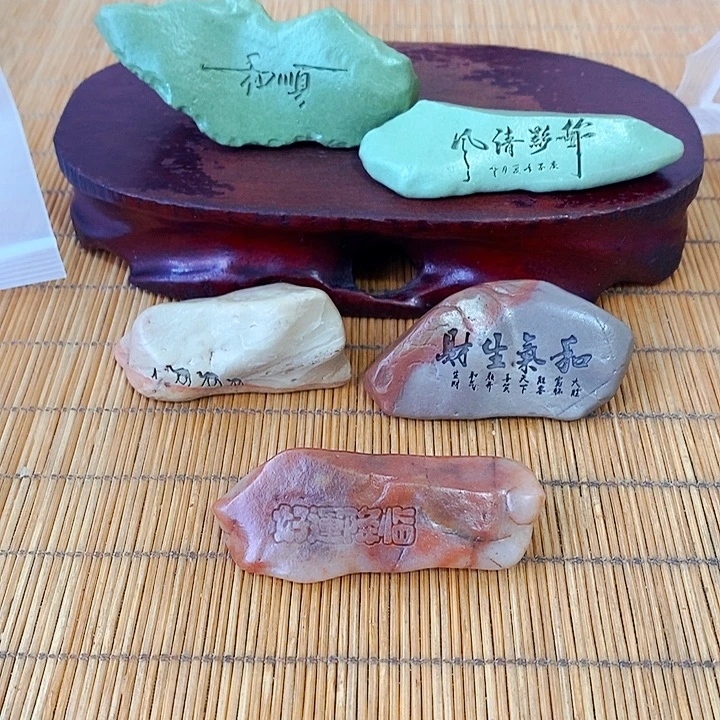 蝴***梦原石雕刻工艺品手把摆件