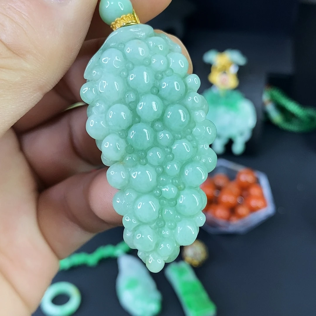 翡翠未镶嵌颈饰吊坠