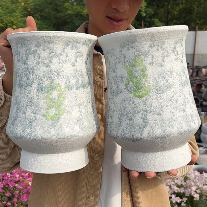 小蛮腰两个口径16高度24