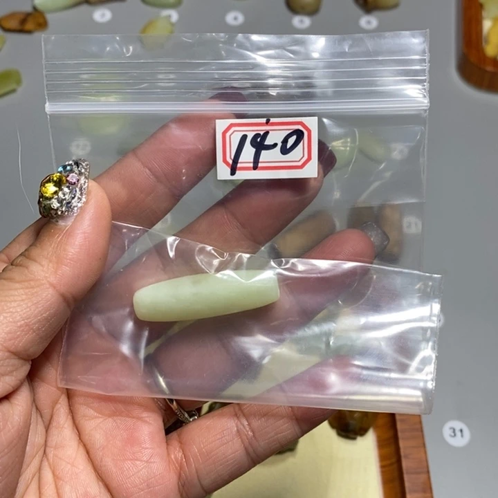 岫岩老玉（透闪石质玉）颈饰未镶嵌一***子