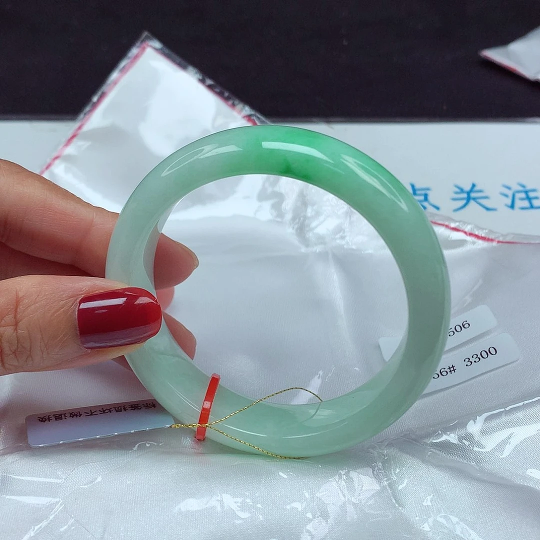 翡翠手镯未镶嵌56圈4506