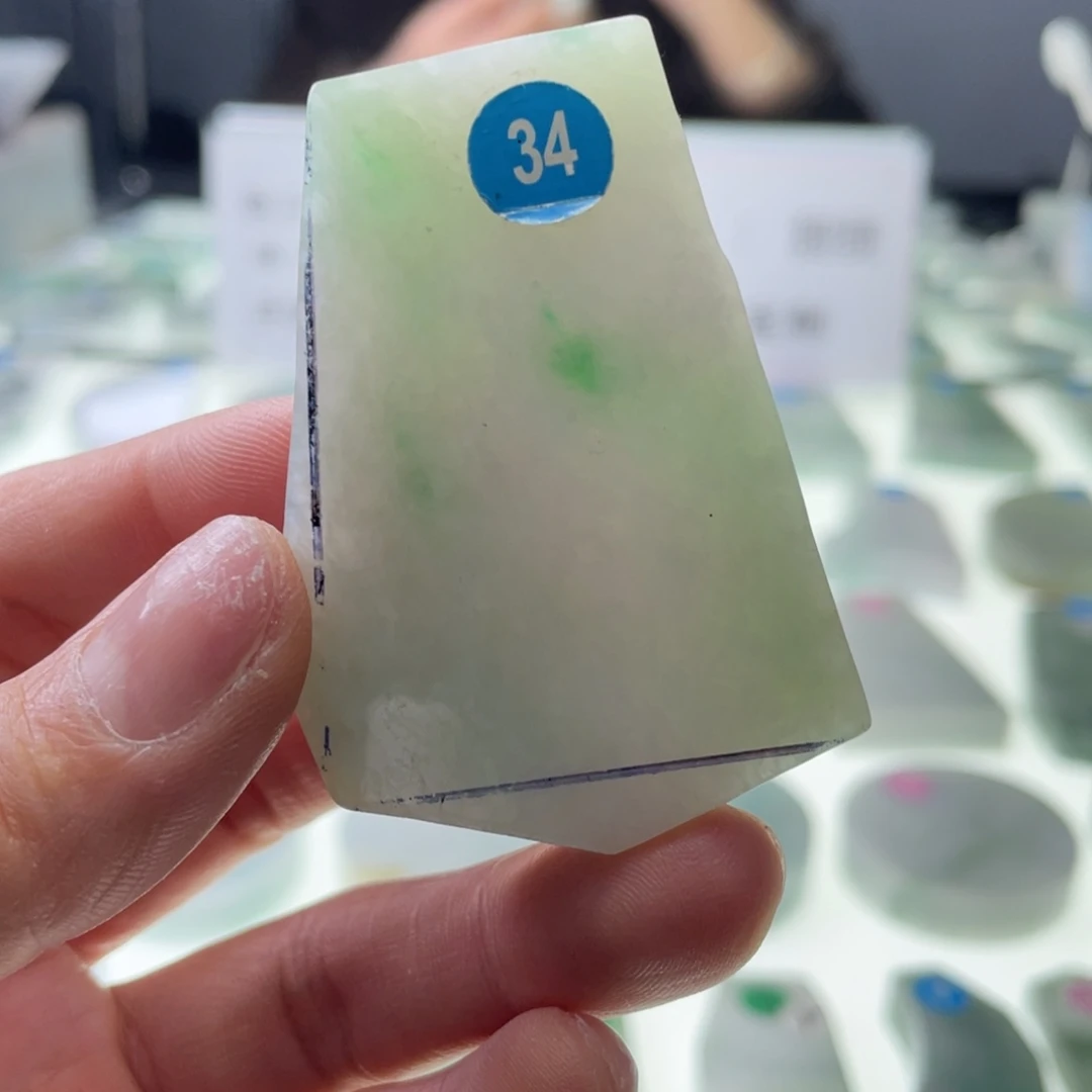 定制翡翠未镶嵌挂件