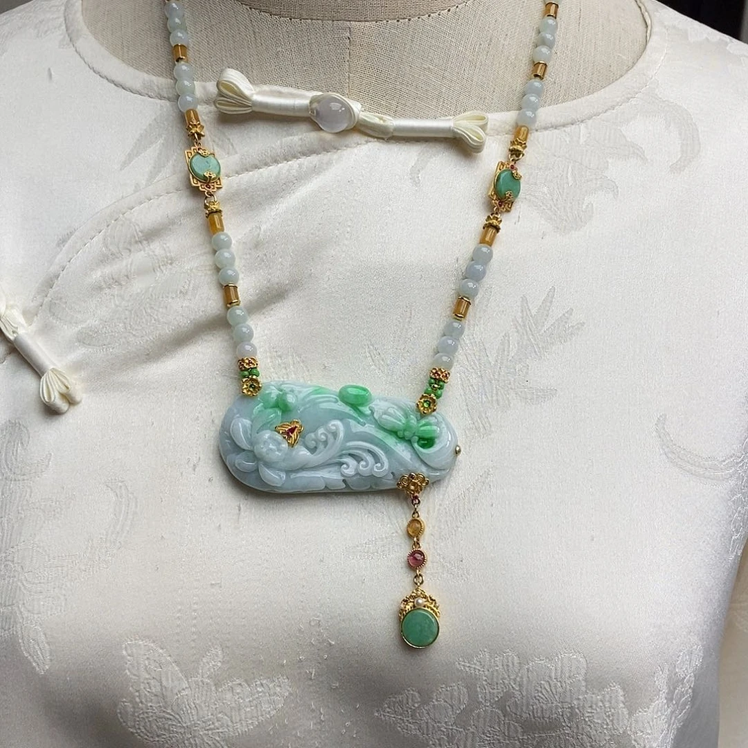 翡翠颈饰未镶嵌天然