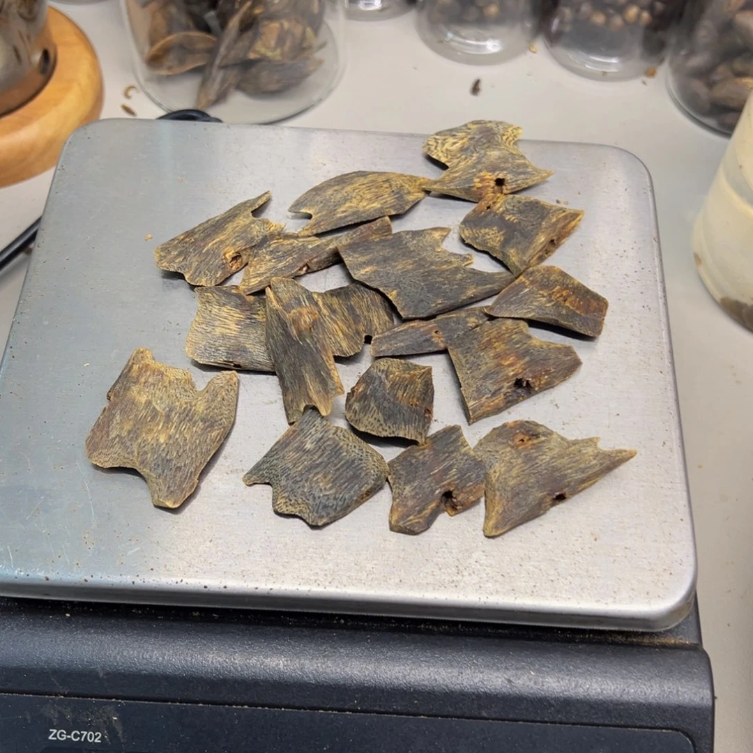 ****沉香沉香碎屑沉水块料40克糖结