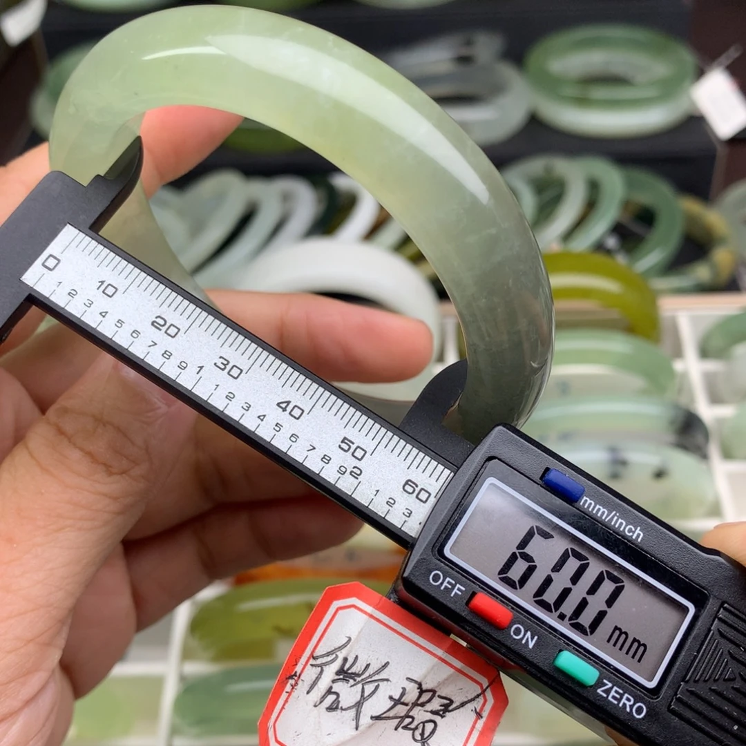 蛇纹石玉未镶嵌手镯757