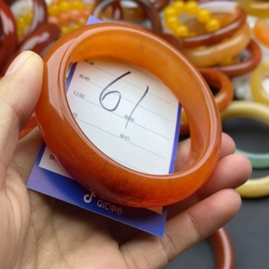 石英质玉未镶嵌手镯