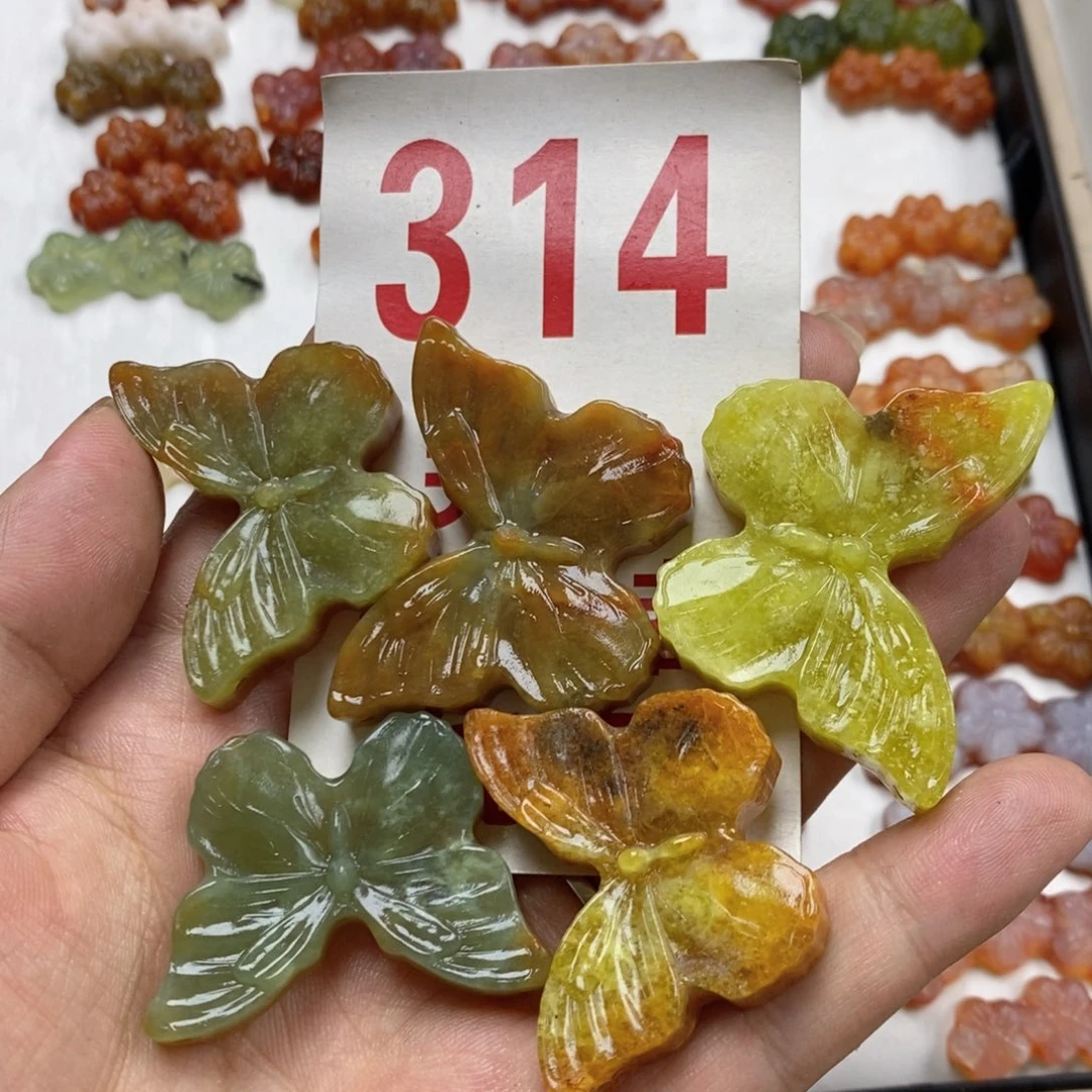 蛇纹石玉未镶嵌挂坠