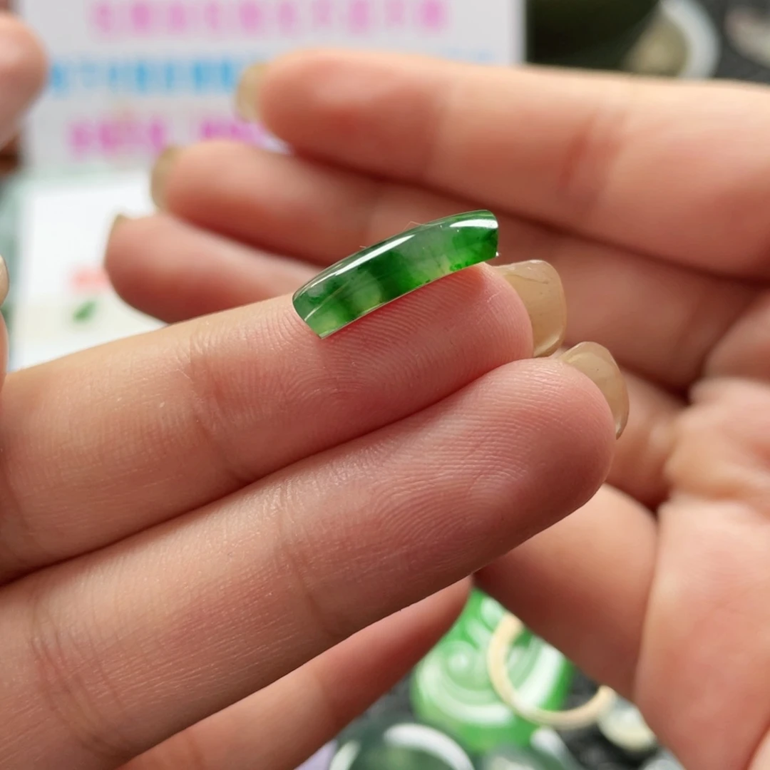 未镶嵌挂件翡翠   翡翠