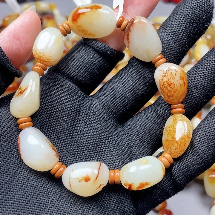 随***3和田玉未镶嵌手链