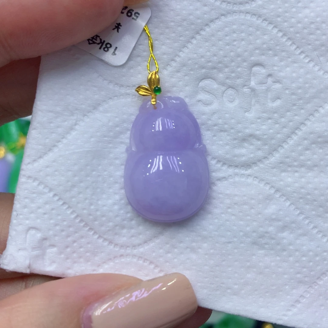 颈饰18K金镶嵌翡翠