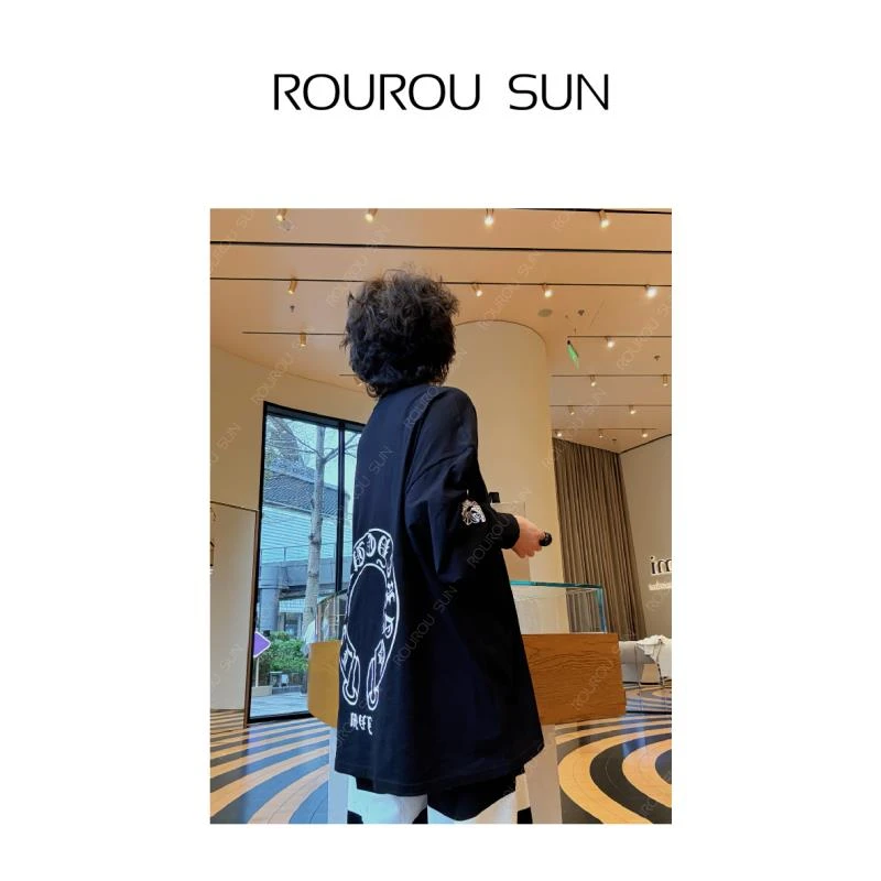 23765设计感图案印花长袖T恤女宽松纯棉圆领休闲上衣