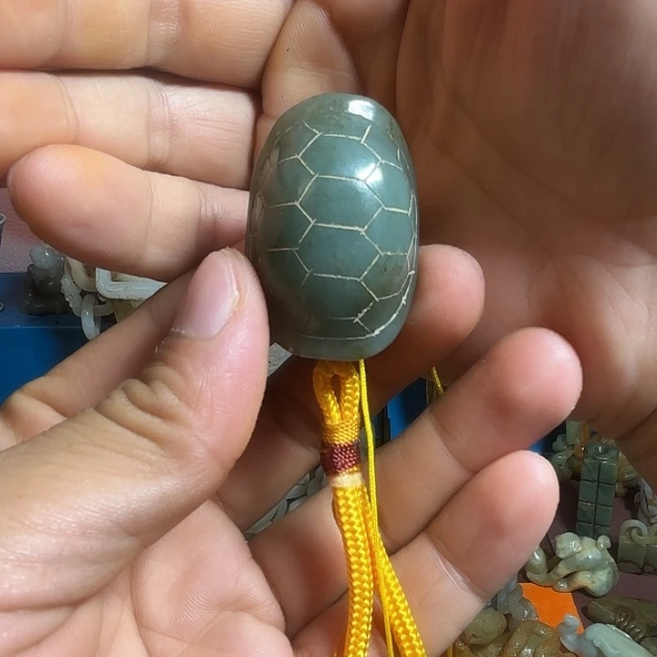 扮***虎未镶嵌和田玉挂件