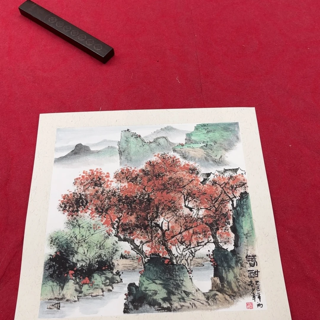 国画花鸟等图案为一体而得