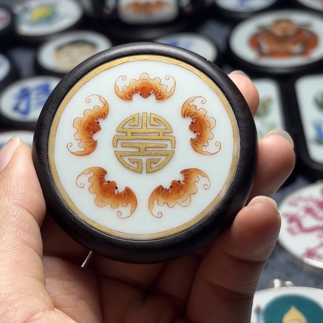 大***亚瓷片五福挂件一个