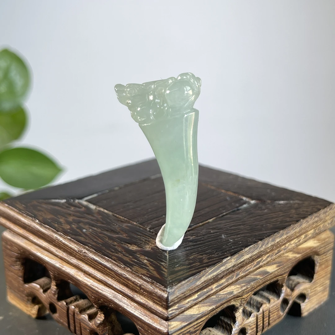 JTA07-23 天然缅甸A货翡翠 龙牙