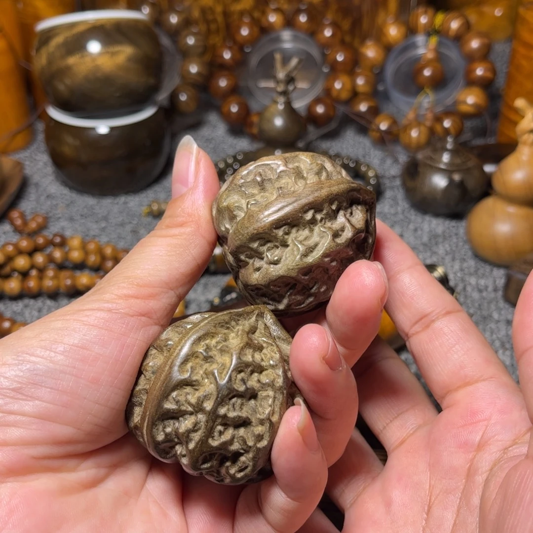 金丝楠阴沉木核桃