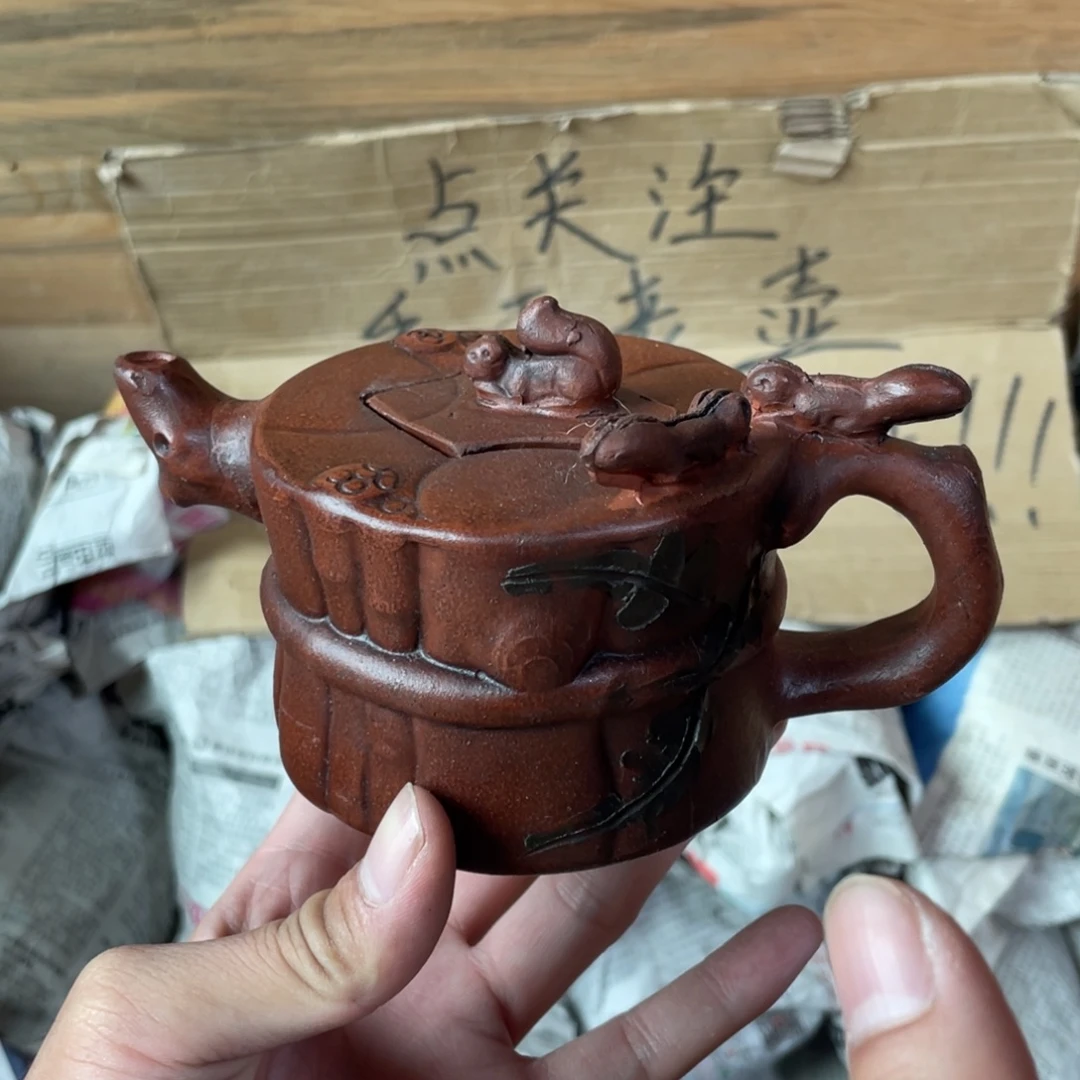 茶壶紫砂老厂紫砂壶一件。