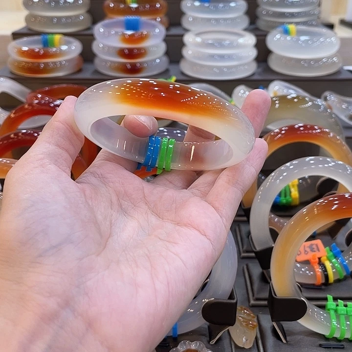 玛瑙/玉髓未镶嵌手镯