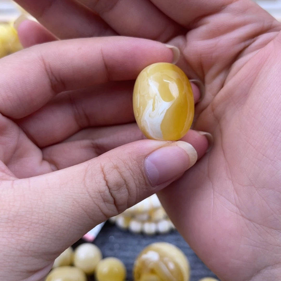 未镶嵌蜜蜡裸石咚***。尺寸