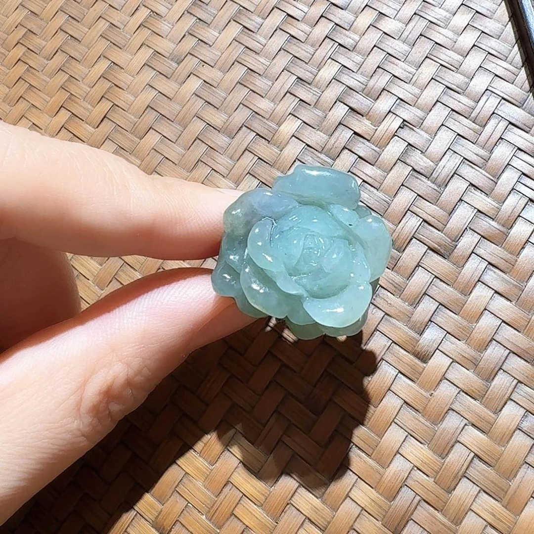 银S925镶嵌戒指翡翠个性十足